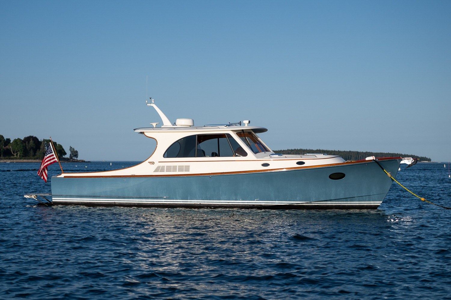 2020 Hinckley Picnic Boat 40 APPLESEEDS II — photo 3