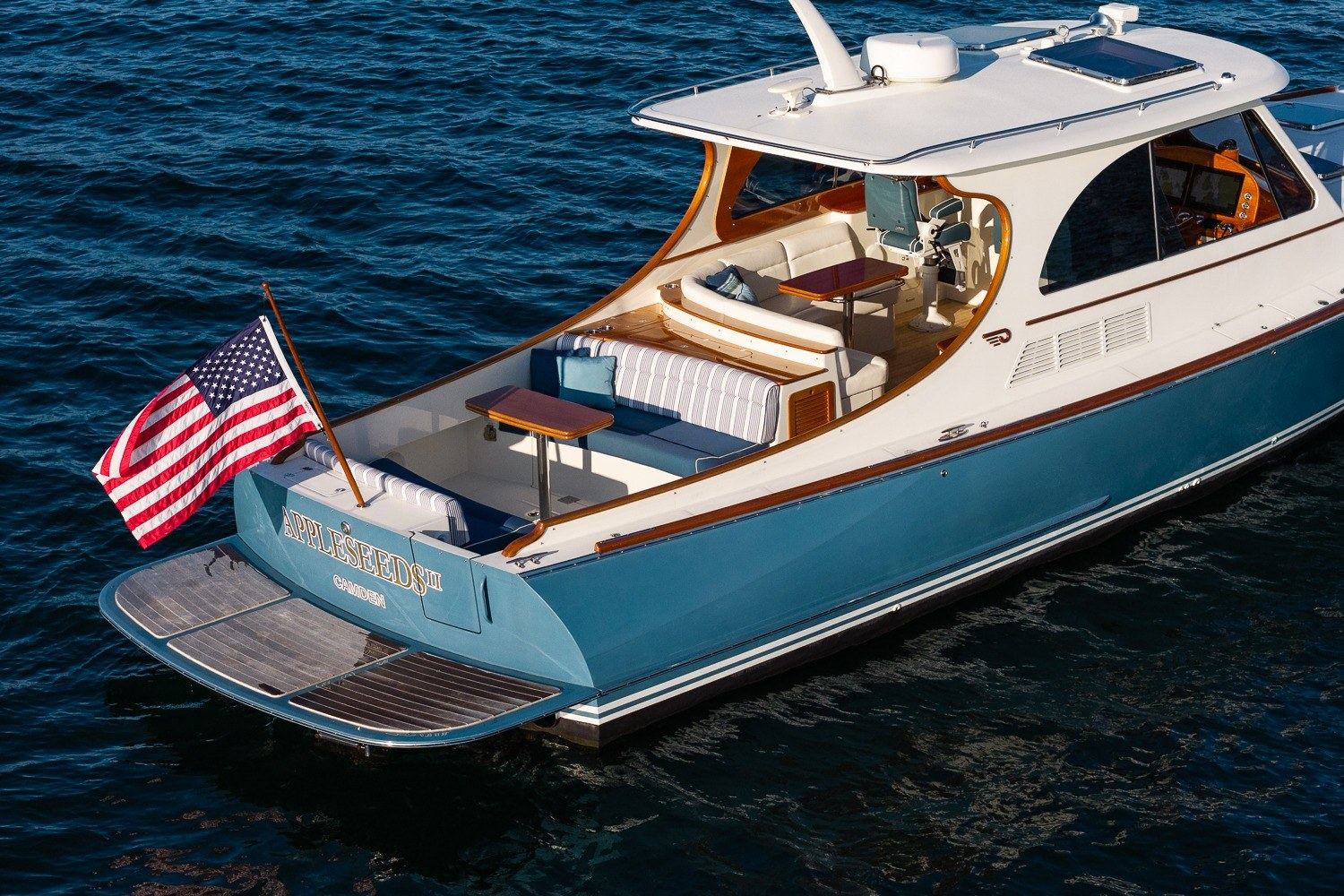 2020 Hinckley Picnic Boat 40 APPLESEEDS II — photo 6