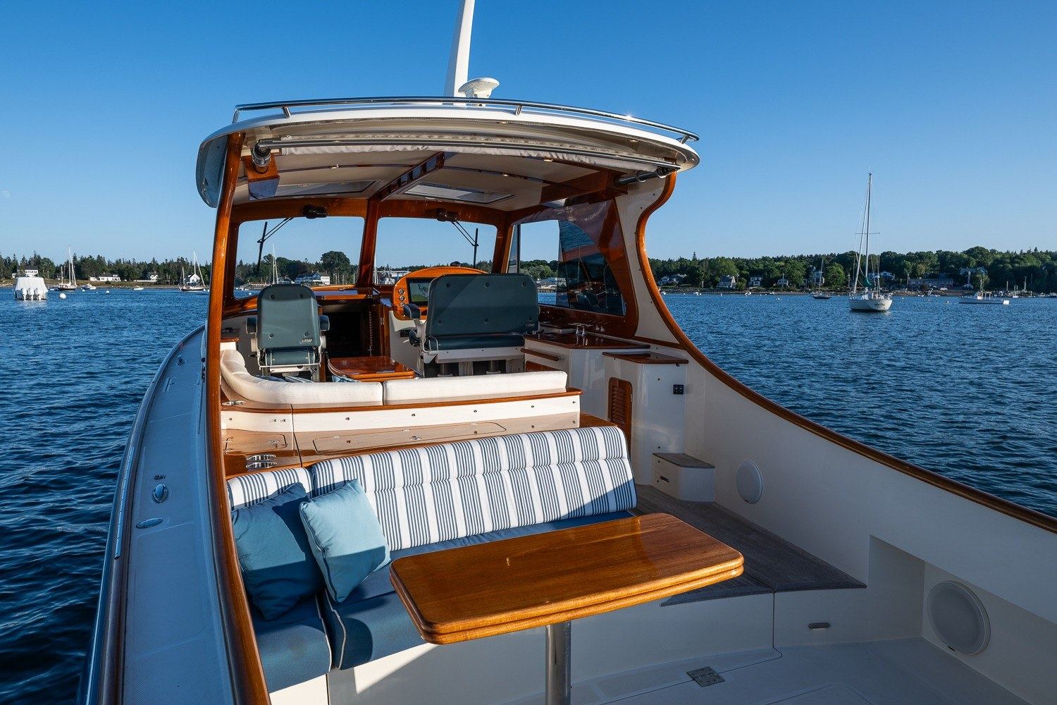 2020 Hinckley Picnic Boat 40 APPLESEEDS II — photo 13