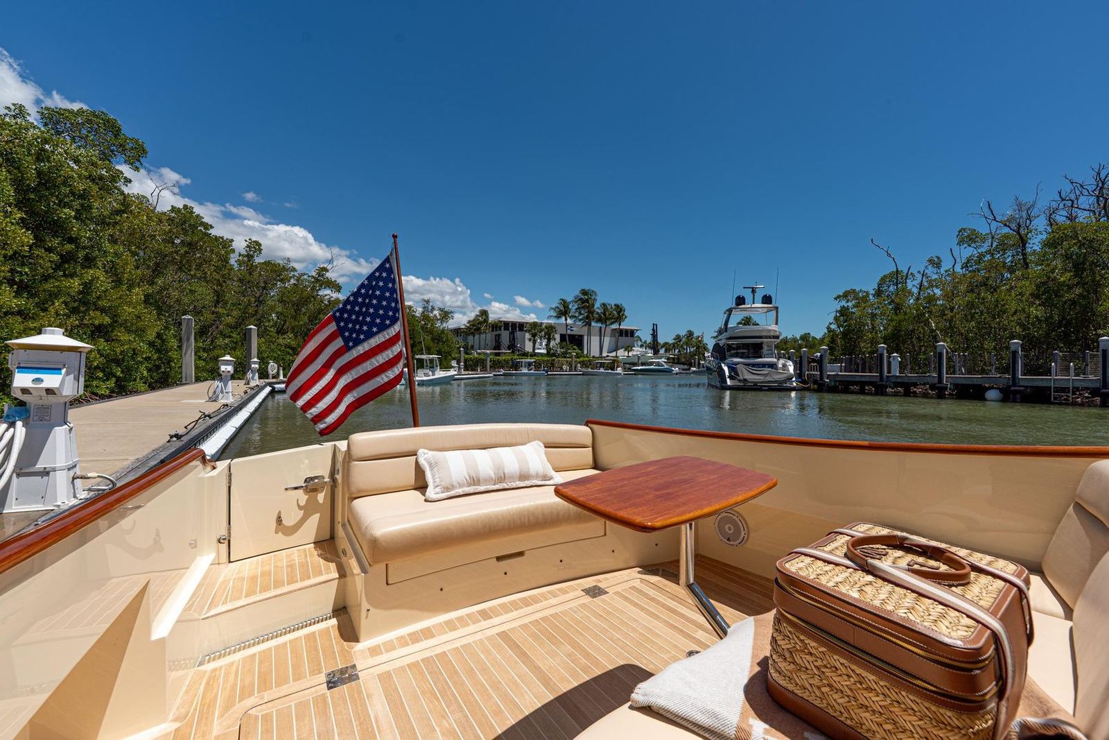 2020 Hinckley Picnic Boat 40 OLD FASHION — photo 6