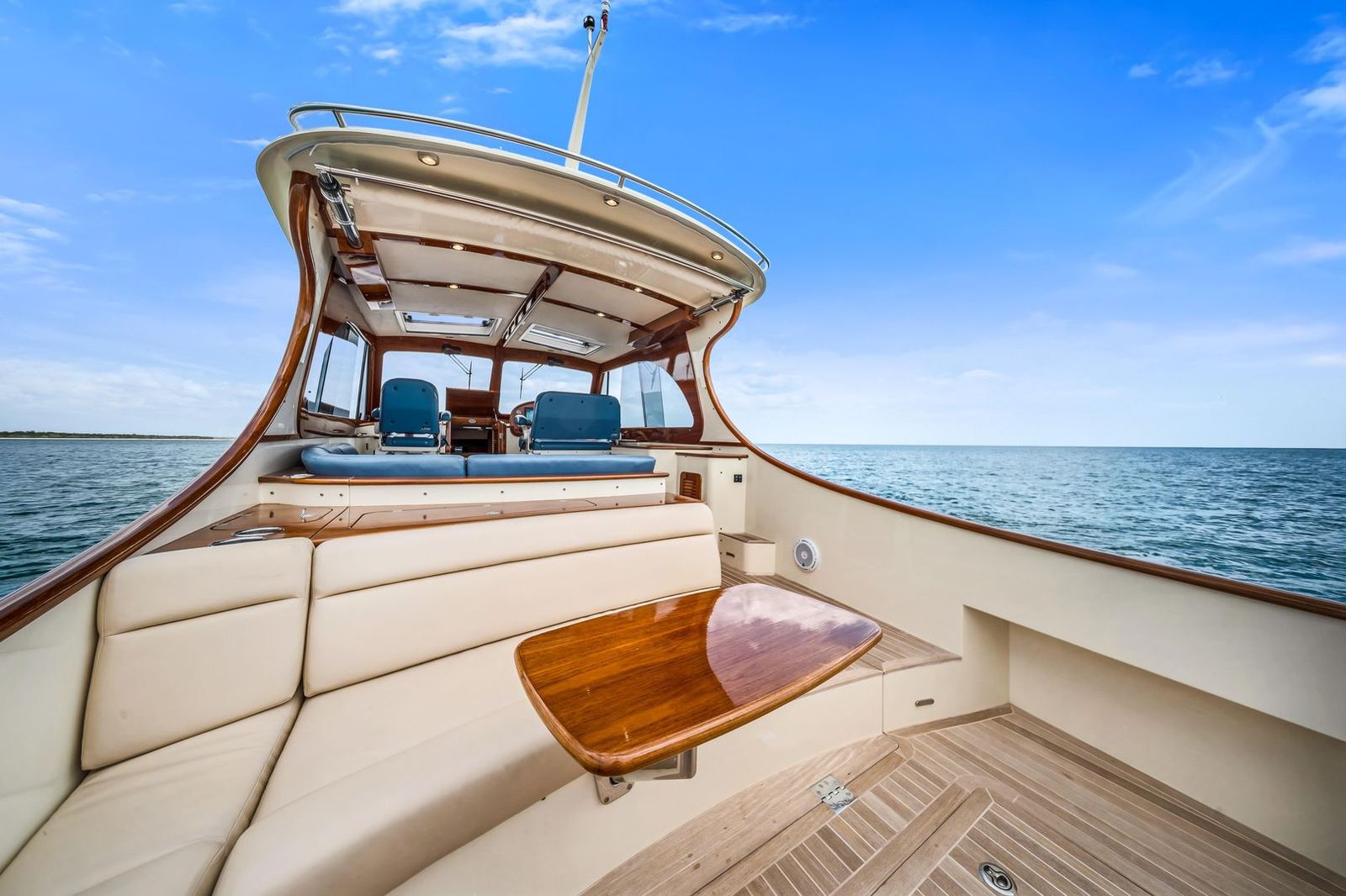 2020 Hinckley Picnic Boat 40 OLD FASHION — photo 7