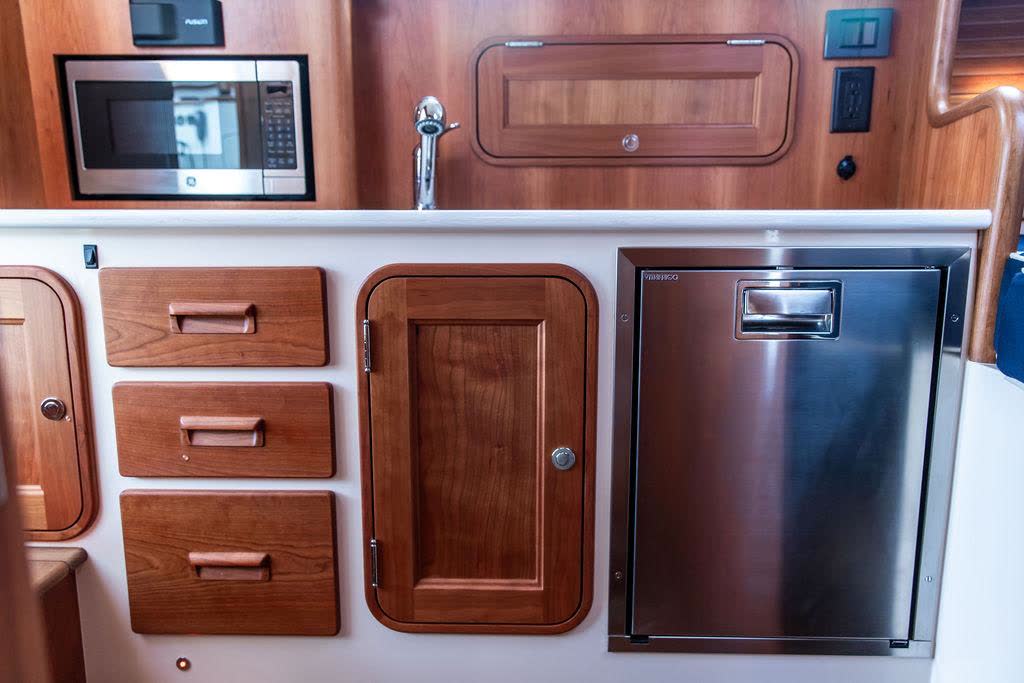 2023 Hinckley Picnic Boat 34 S GOLIGHTLY — photo 15