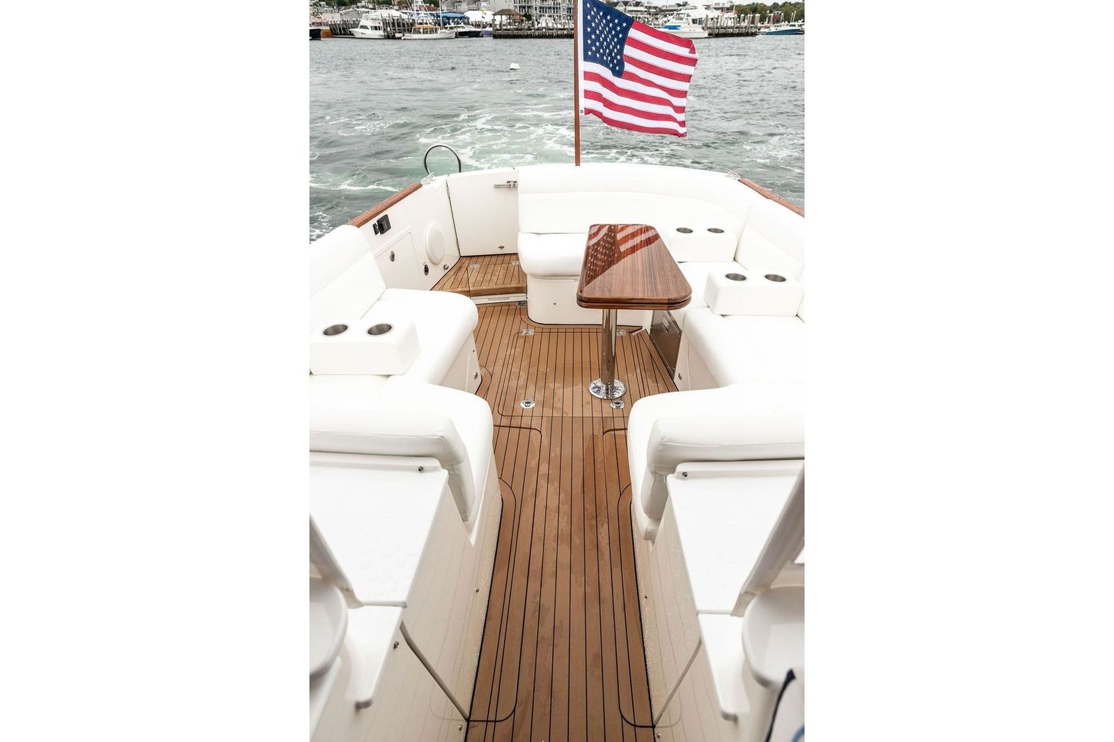2026 Hinckley Picnic Boat 39 NINKASI — photo 7