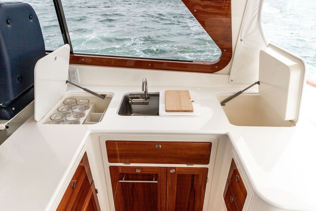 2026 Hinckley Picnic Boat 39 NINKASI — photo 11