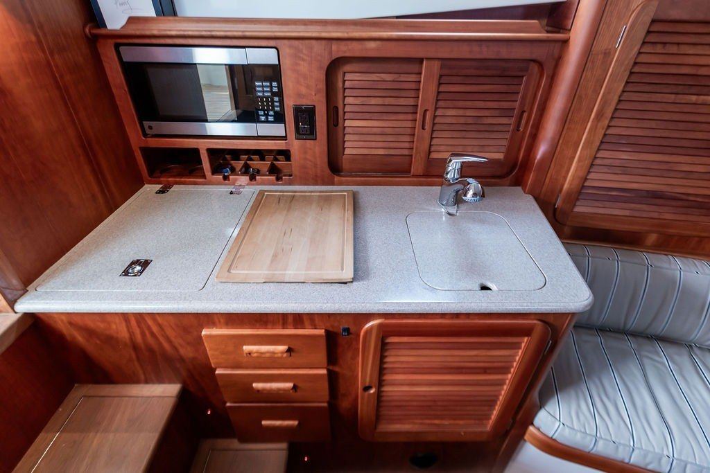 2012 Hinckley Picnic Boat 37 MKIII PANACEA — photo 18